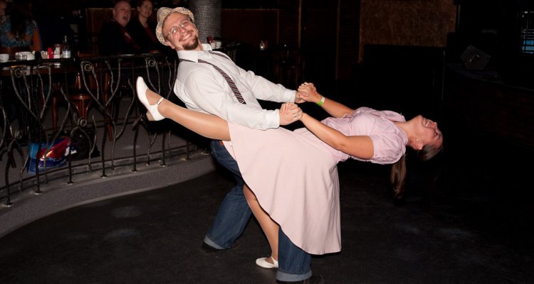 AT-Dance